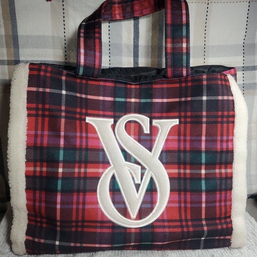 Victoria’s Secret Holiday Sherpa Plaid Tote Bag Christmas Winter‎ Checkered